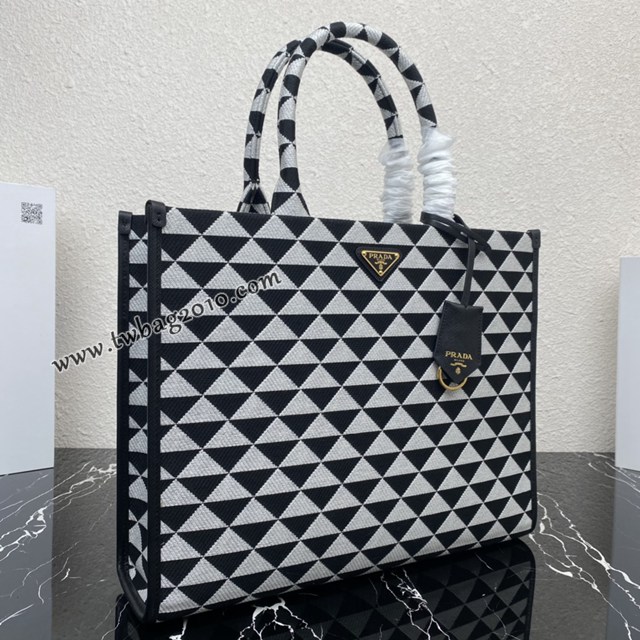 Prada專櫃新款刺繡織物包 1BA356 普拉達大號無長肩帶刺繡托特包 csp1484